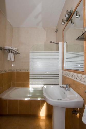 Hotel A Muradana Muros Luaran gambar